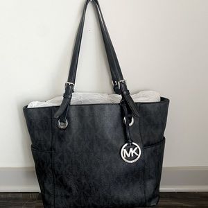 Michael Kors - Leather Logo Shoulder Bag